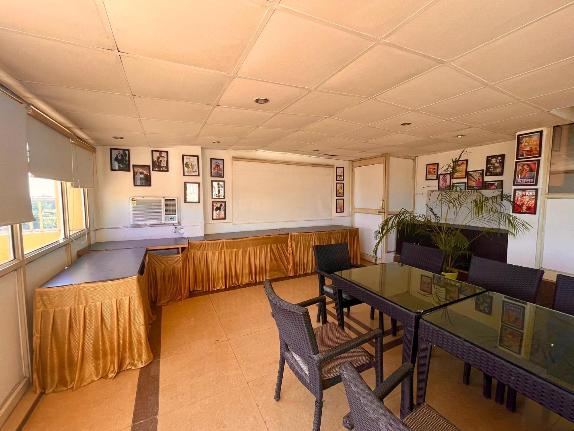 Palki Cafe & Stay Ludhijána Kültér fotó